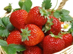Food_Berries_and_fruits_and_nuts_Ripe_strawberries_022635_29